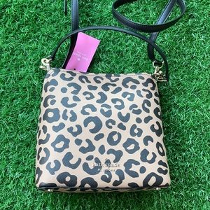 Kate Spade darcy graphic leopard small bucket